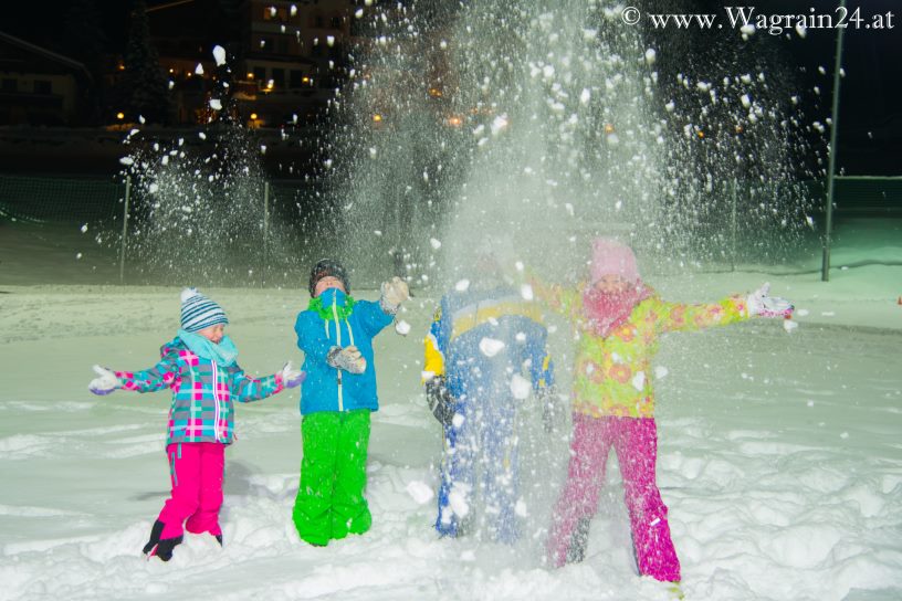 Kids im Schnee beim Winterfest Wagrain-Kleinarl 2015
