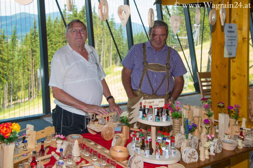 Hammer Rudi mit Deko- und Geschenksartikel beim G-Link in Wagrain