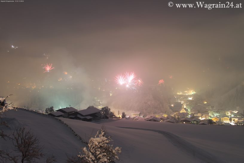 Feuerwerk Ortsblick Wagrain 18 Silvester 2013-14