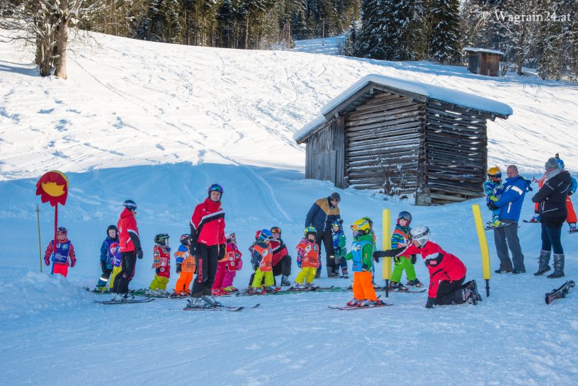 Start beim Abschlussrennen des Kinder-Skikurs Wagrain