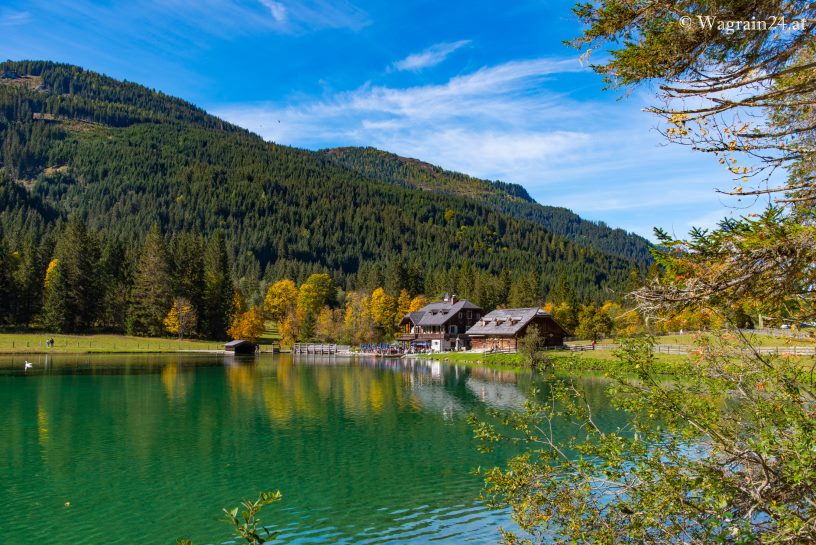 Jägersee mit Gasthaus - Herbst